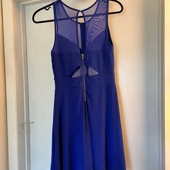 Silence and noise cut out dress - Picture 2 of 6